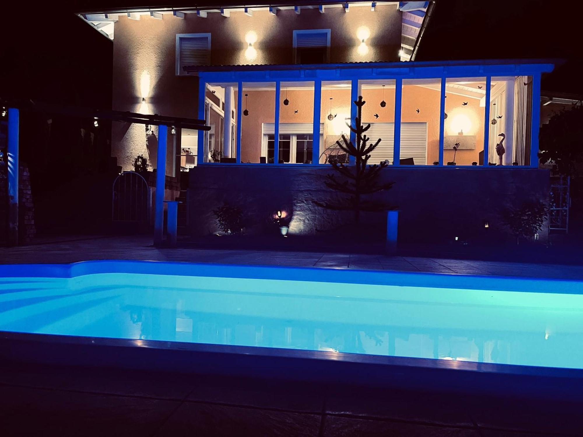 5 Sterne Centurion Ferienhaus Villa 2 Pools 86 Zoll Tv Aldersbach Extérieur photo